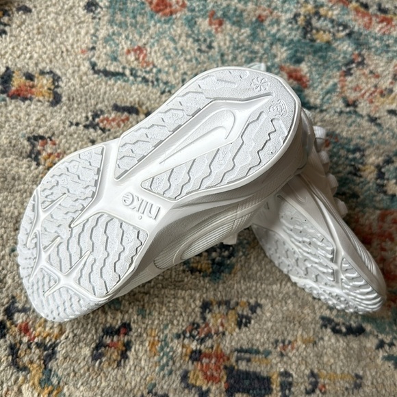 (Grade School) Nike Star Runner 4 'Triple White' DX7615-100 size 12 youth no box - Picture 4 of 6